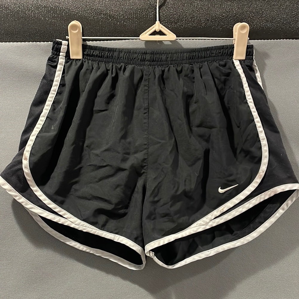 Nike womens dry tempo shorts